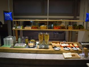 ibis styles arles palais des congres