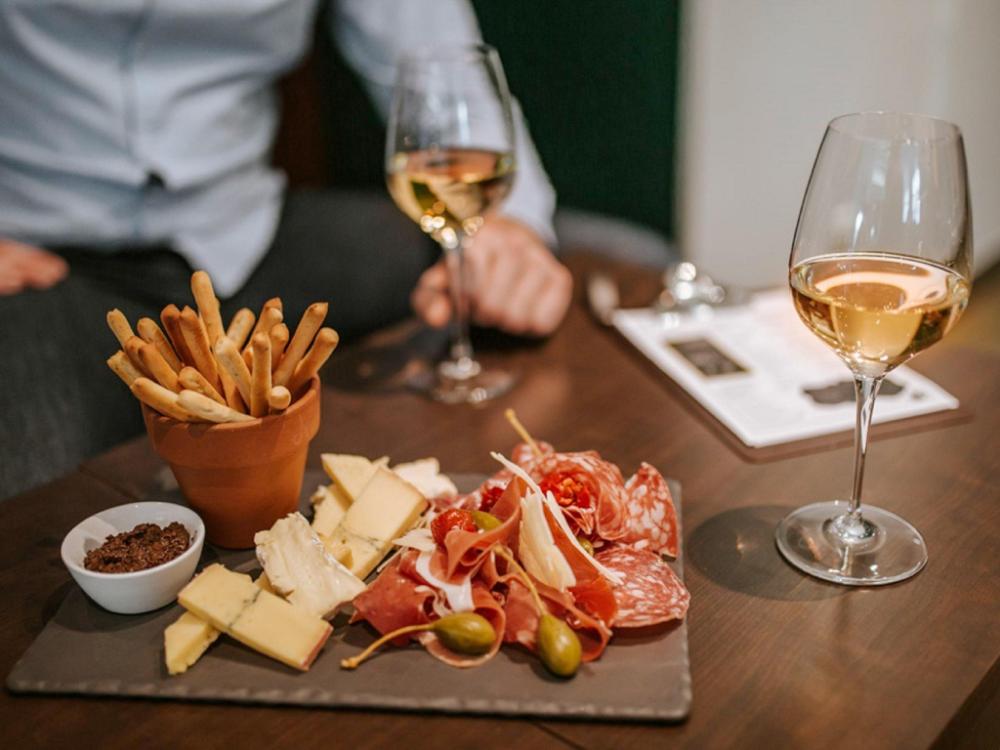 ibis styles arles palais des congres