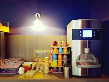 ibis styles arles palais des congres