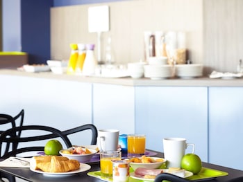 ibis styles arles palais des congres