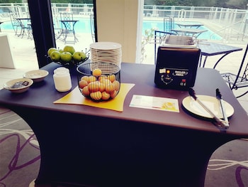 ibis styles arles palais des congres