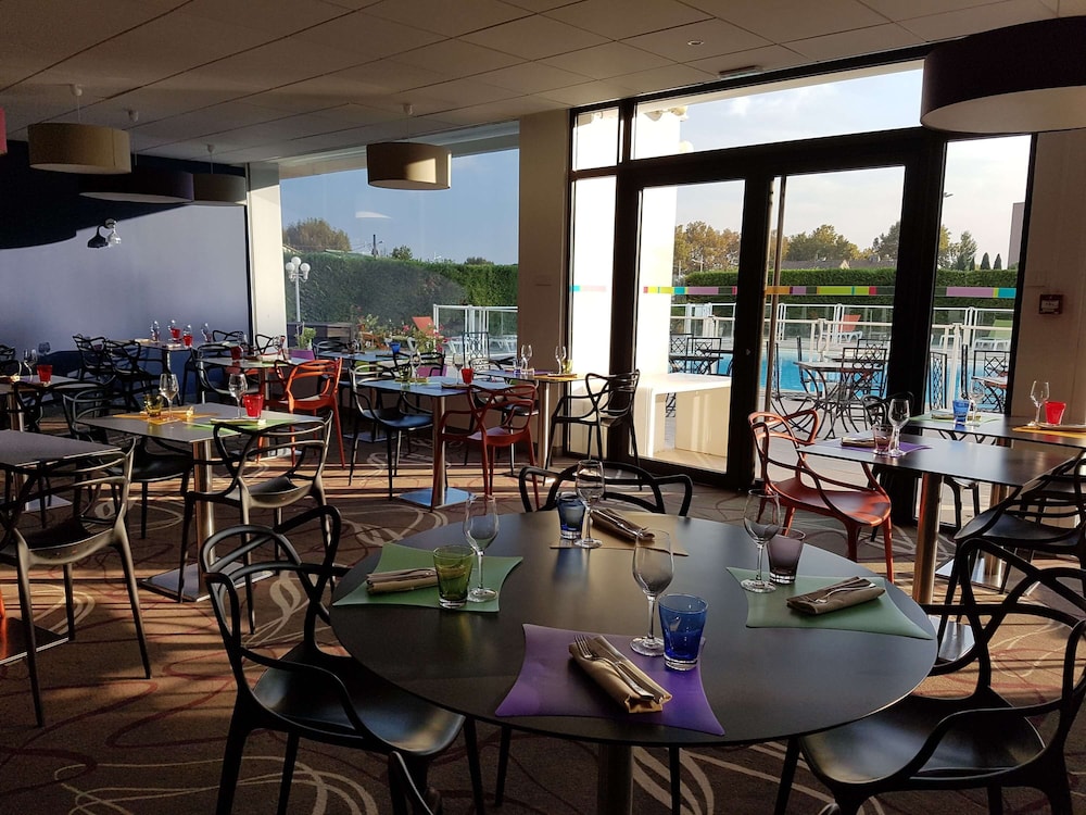 ibis styles arles palais des congres