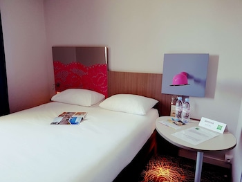 ibis styles arles palais des congres