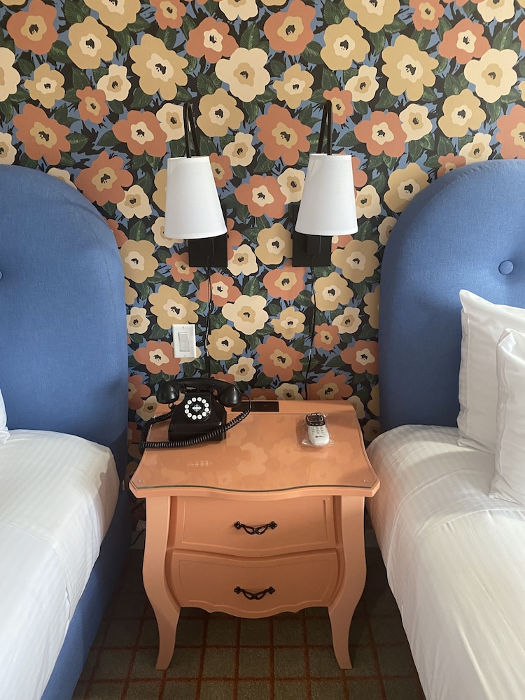 best western plus hollywood hills hotel