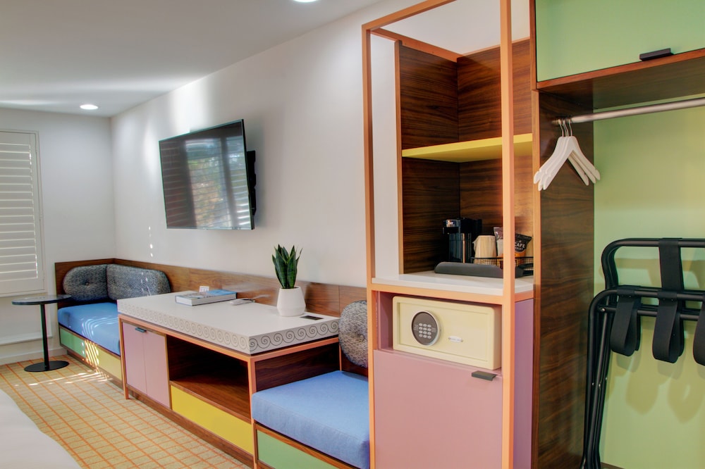 best western plus hollywood hills hotel