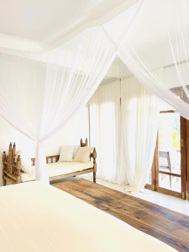 simba wa kale luxury suites and beach watamu