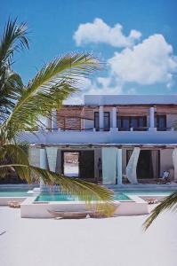 simba wa kale luxury suites and beach watamu