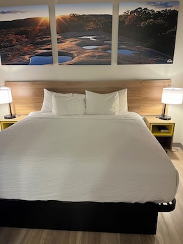 days inn by wyndham hutchinson