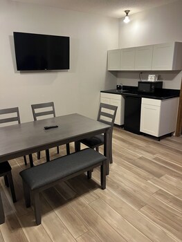 days inn by wyndham hutchinson