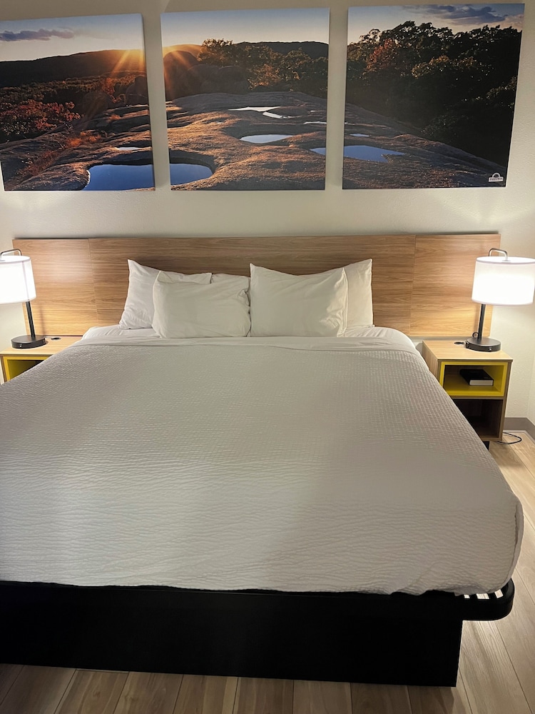 days inn by wyndham hutchinson