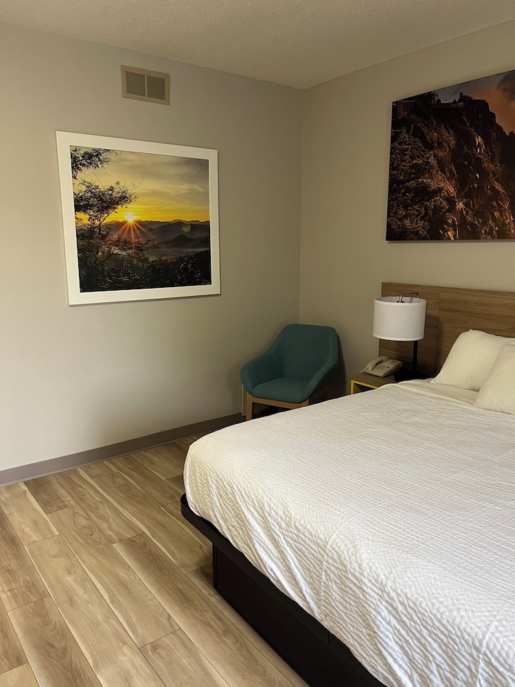 days inn by wyndham hutchinson