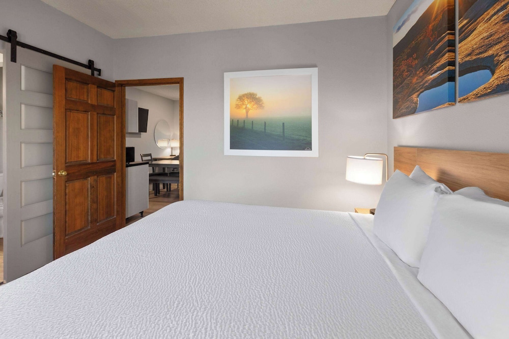 days inn by wyndham hutchinson