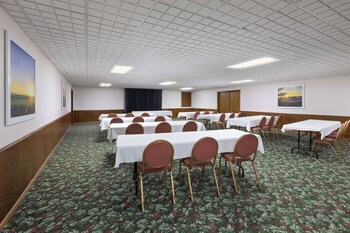 days inn by wyndham hutchinson