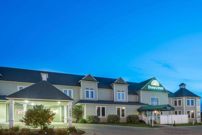 days inn by wyndham hutchinson