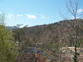 Gatlinburg Chateau,Near Ripley's Aquarium Of The Smokies,3 star