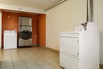 Motel 6 Albert Lea, Mn,Freeborn>>Albert Lea,2 star