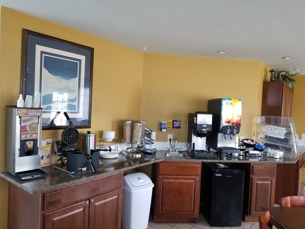 rodeway inn goddard