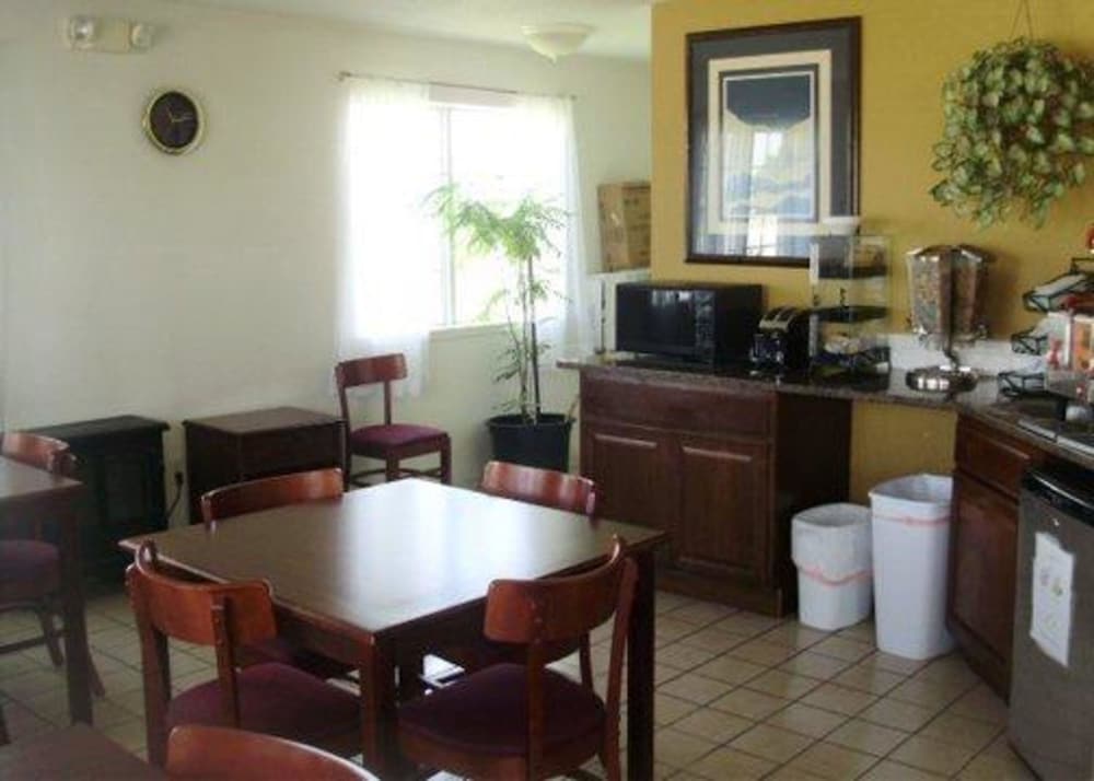rodeway inn goddard