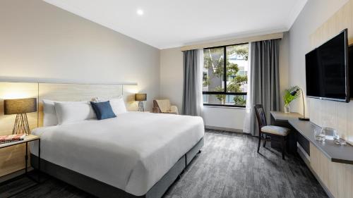 Oaks Sydney North Ryde Suites,Near Chatswood Golf Club,4 star