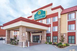 la quinta by wyndham ofallon il st louis