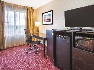 la quinta by wyndham ofallon il st louis