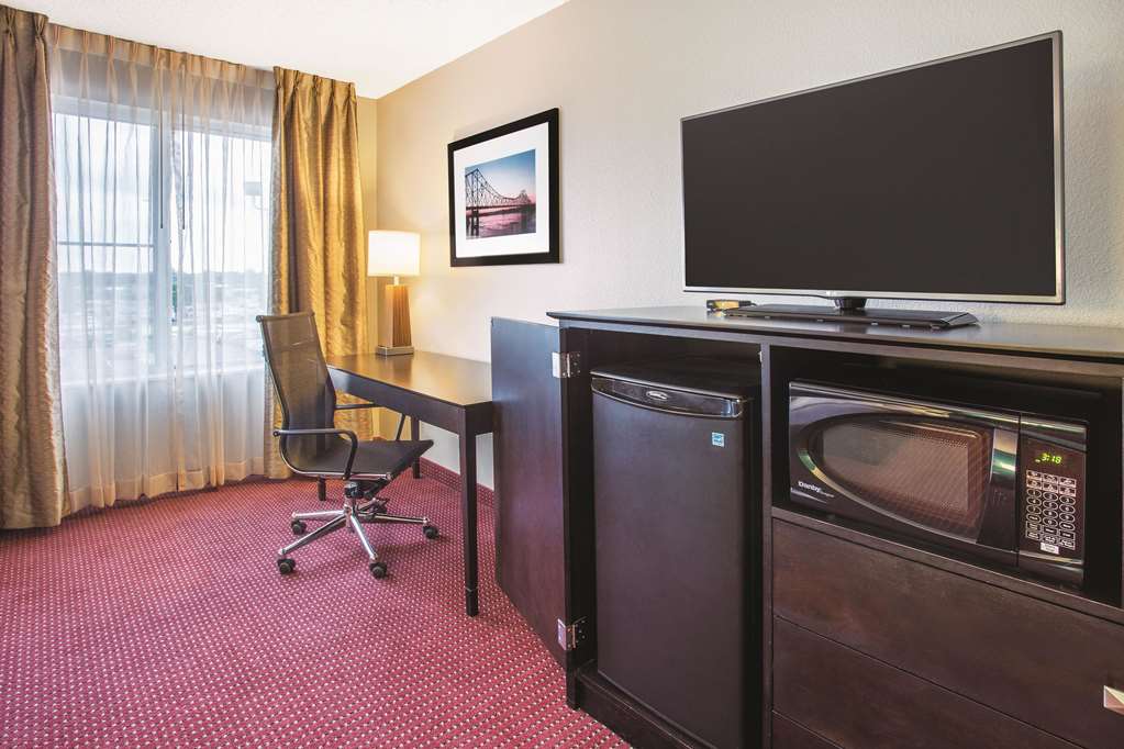 la quinta by wyndham ofallon il st louis