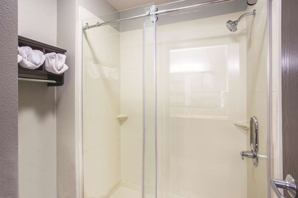 la quinta by wyndham ofallon il st louis