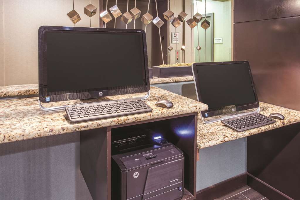 la quinta by wyndham ofallon il st louis