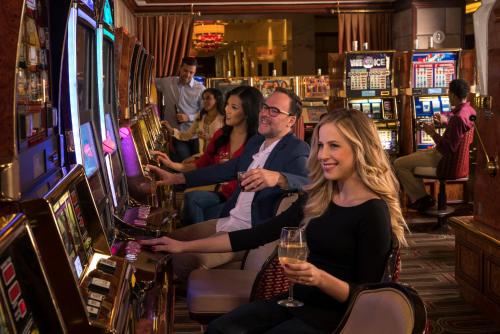 golden nugget las vegas hotel and casino
