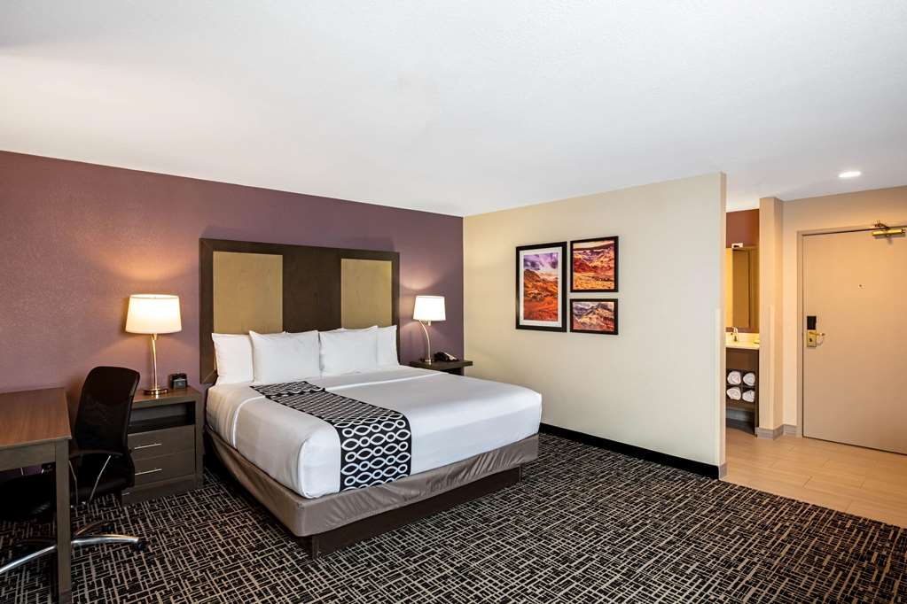 la quinta inn and suites by wyndham las vegas nellis