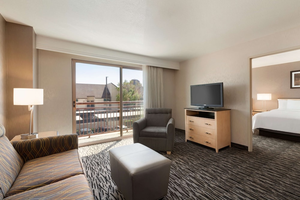 embassy suites by hilton convention center las vegas