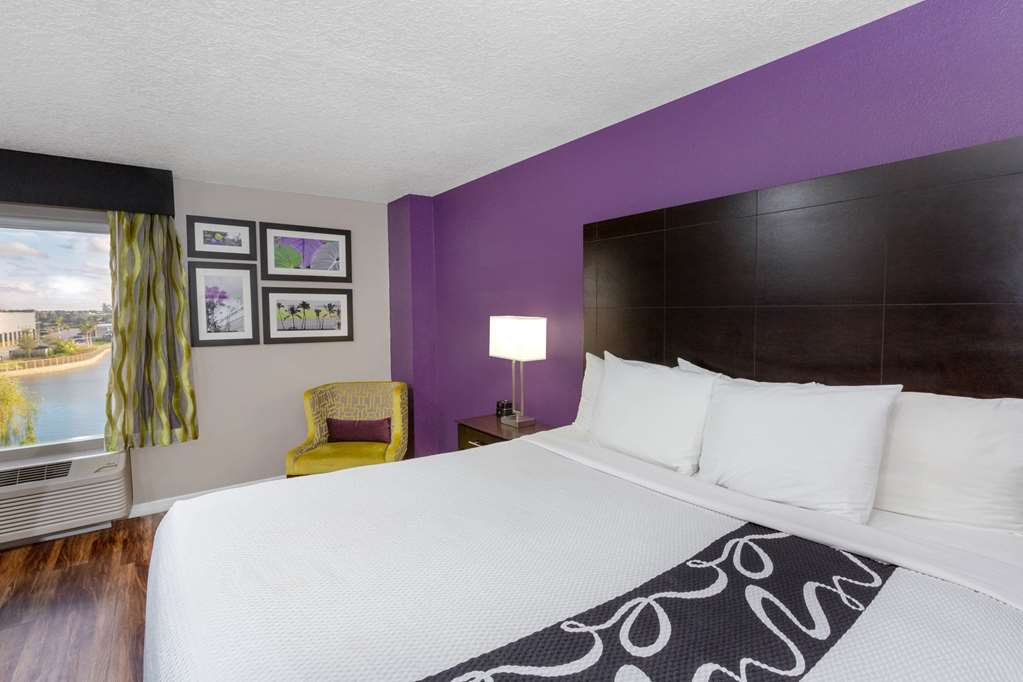 la quinta inn and suites by wyndham orlando universal area