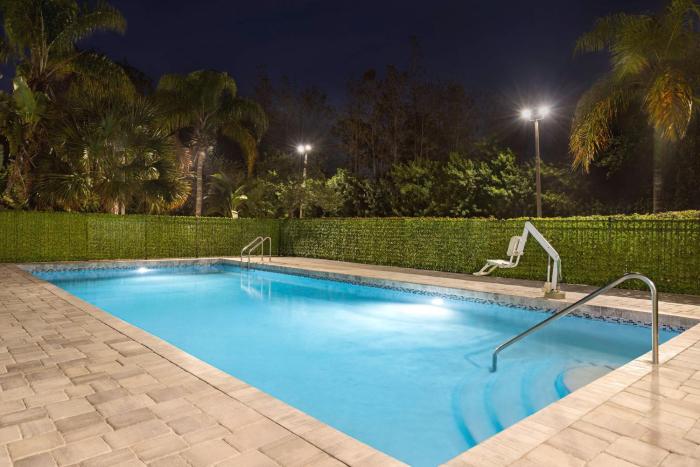 spark by hilton orlando universal blvd