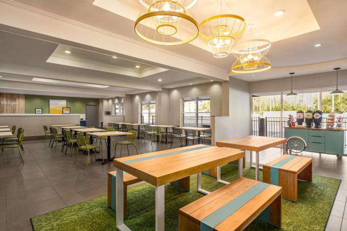 spark by hilton orlando universal blvd