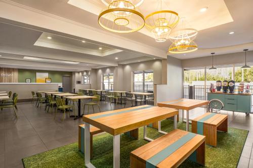 spark by hilton orlando universal blvd
