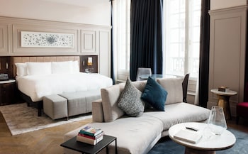 the trafalgar st james london curio collection by hilton