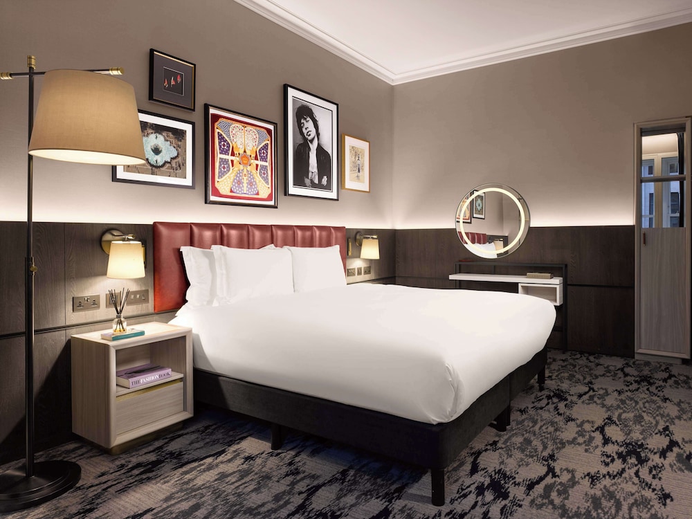 the trafalgar st james london curio collection by hilton