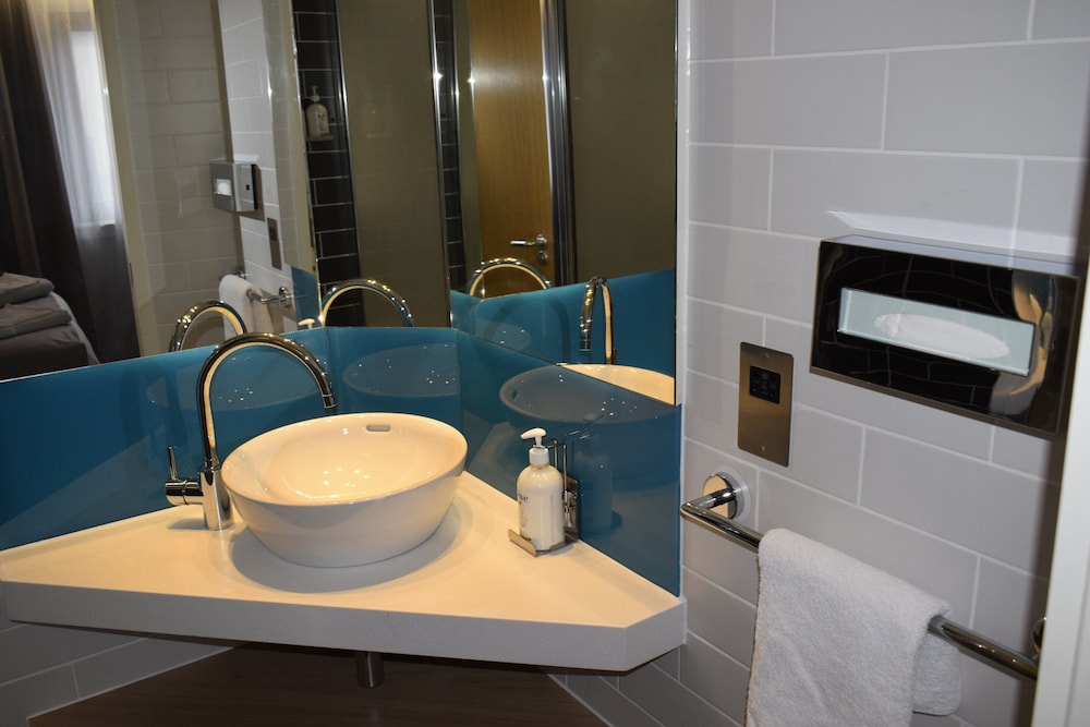 holiday inn express london croydon by ihg
