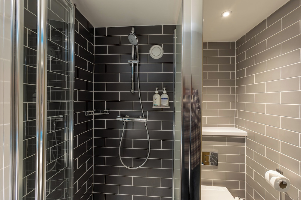 holiday inn express london croydon by ihg