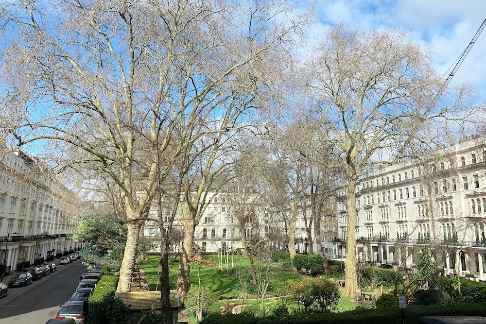 kensington gardens hotel