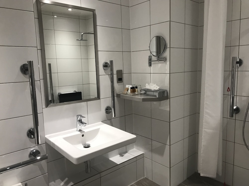 holiday inn london shepperton by ihg