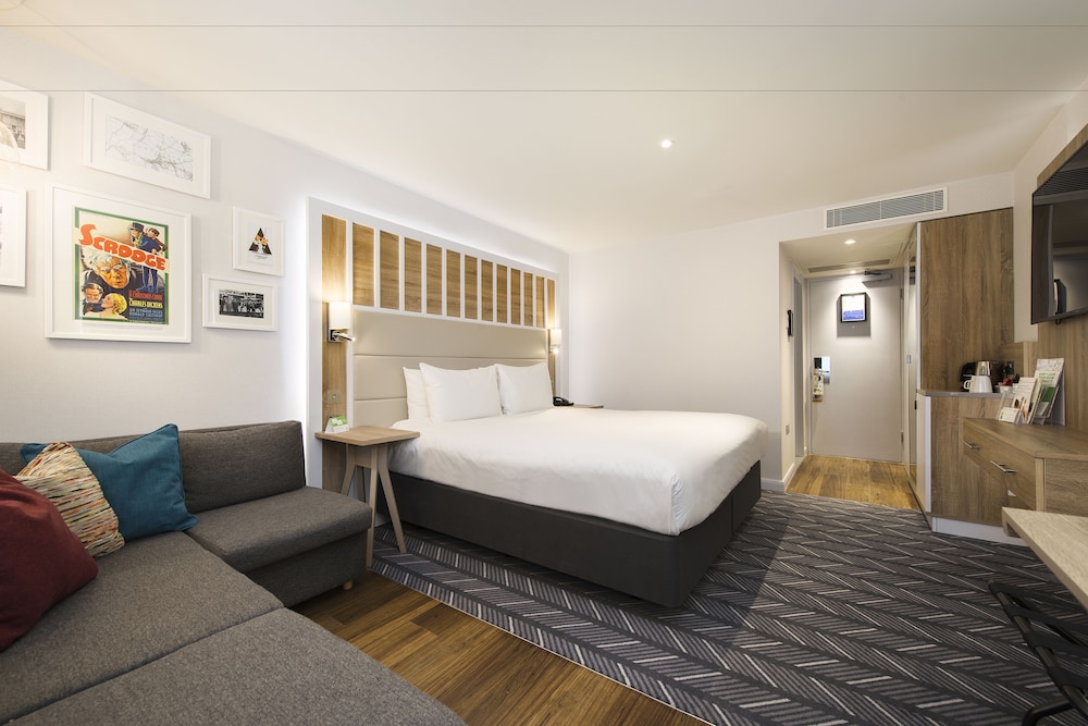 holiday inn london shepperton by ihg