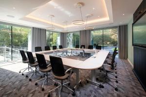 holiday inn london shepperton by ihg
