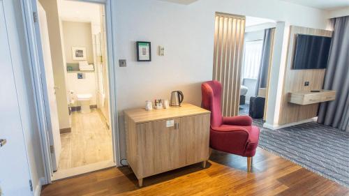 holiday inn london shepperton by ihg
