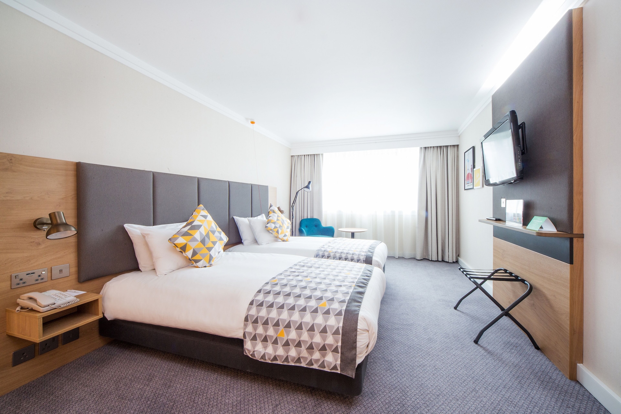 holiday inn london gatwick airport by ihg