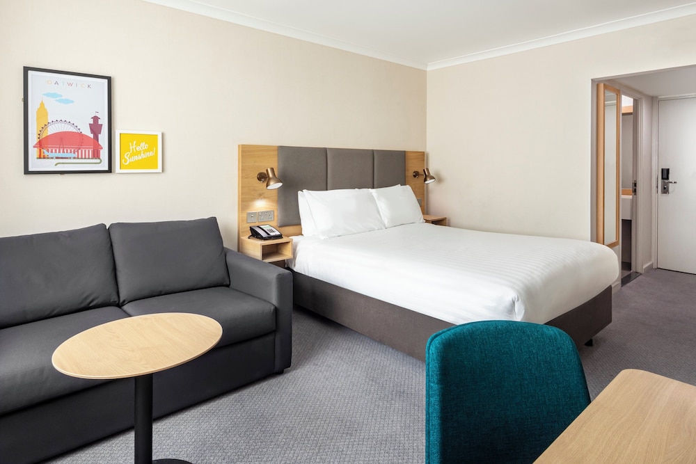 holiday inn london gatwick airport by ihg