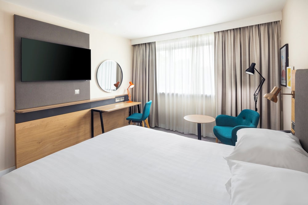 holiday inn london gatwick airport by ihg