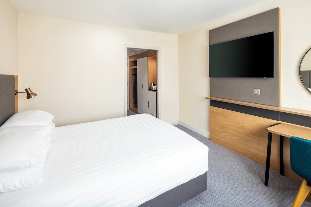 holiday inn london gatwick airport by ihg