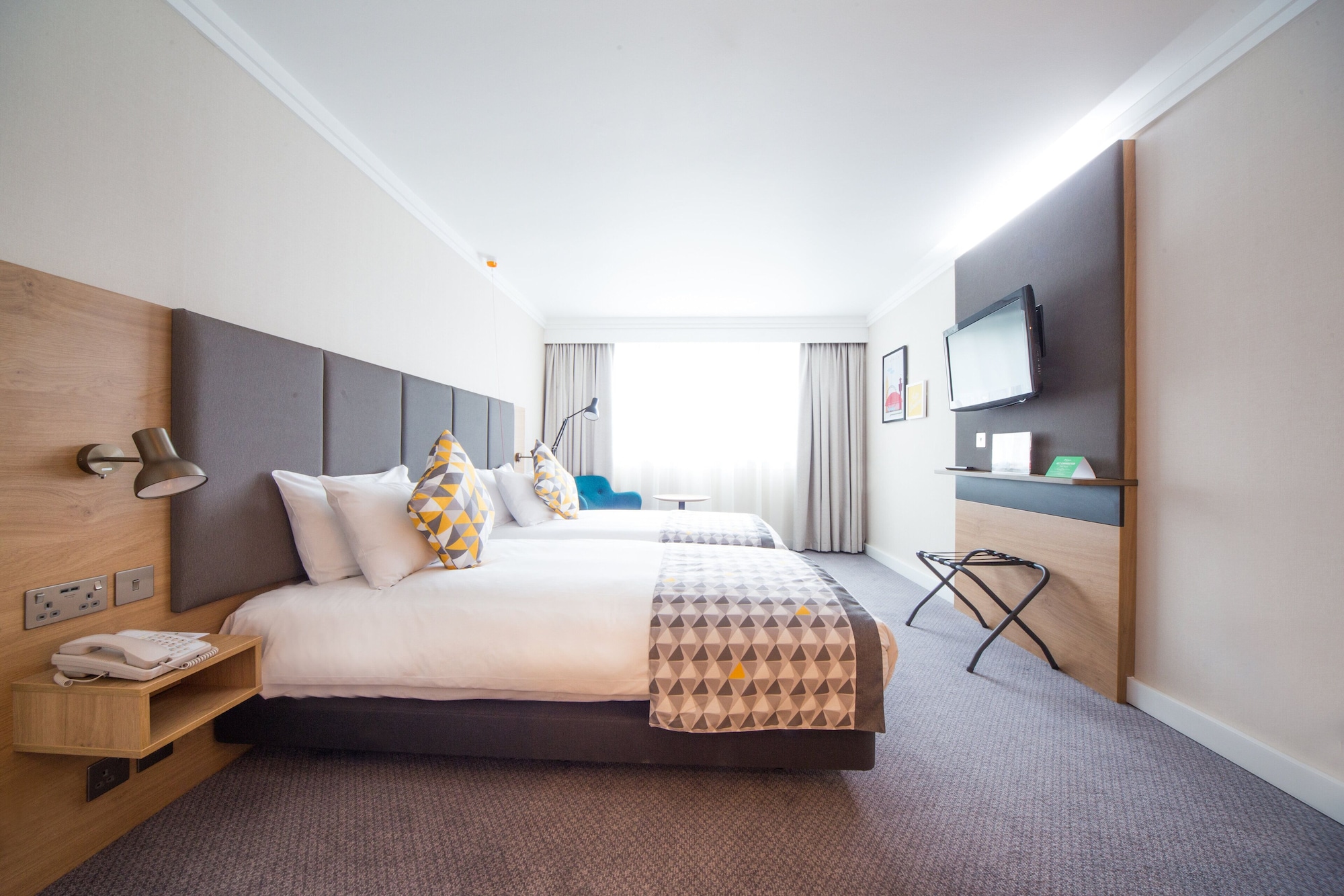 holiday inn london gatwick airport by ihg