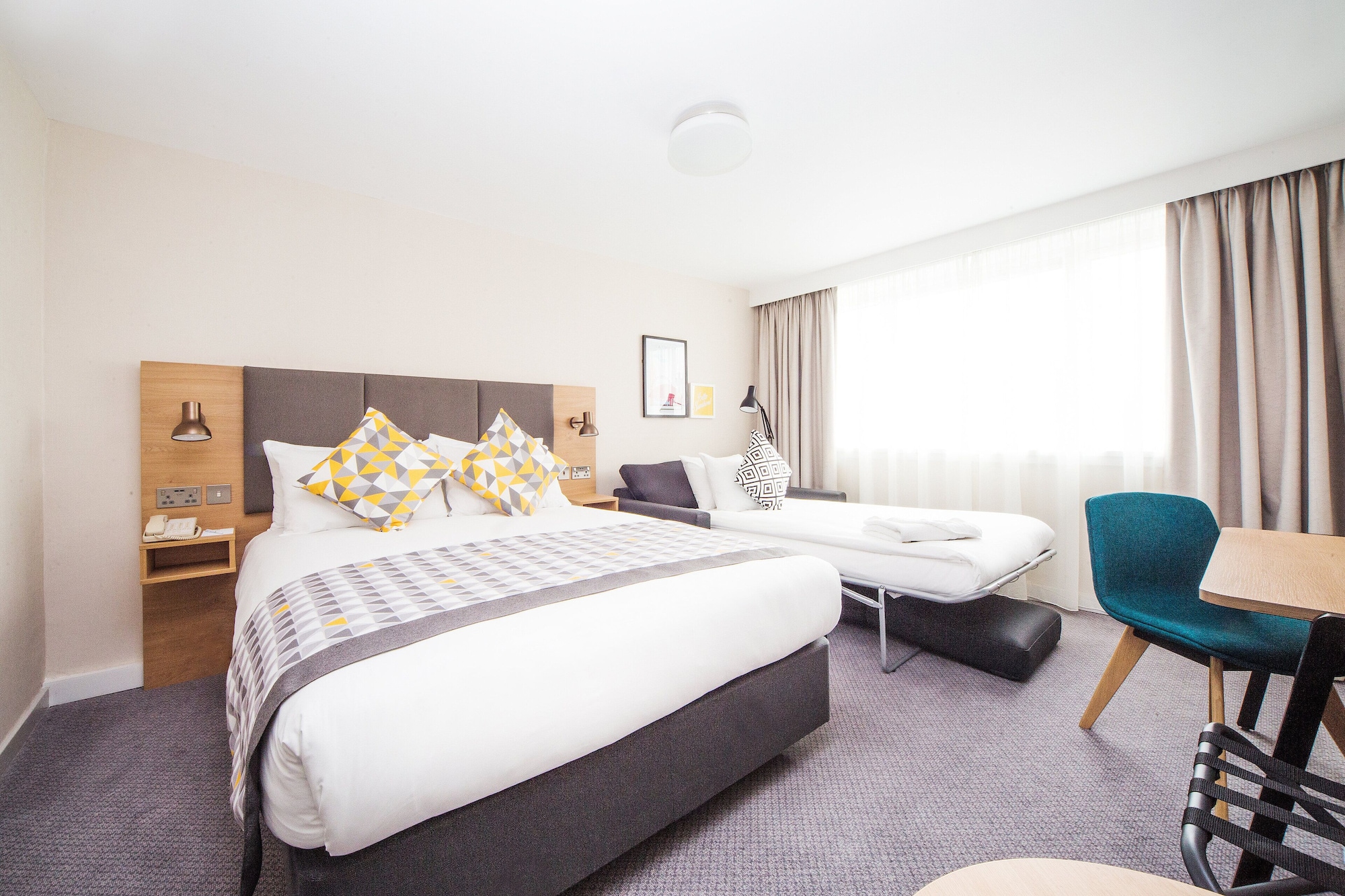holiday inn london gatwick airport by ihg